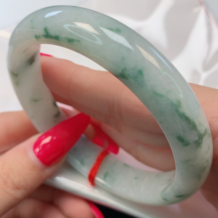 【闪购商品】翡翠手镯未镶嵌62+圈