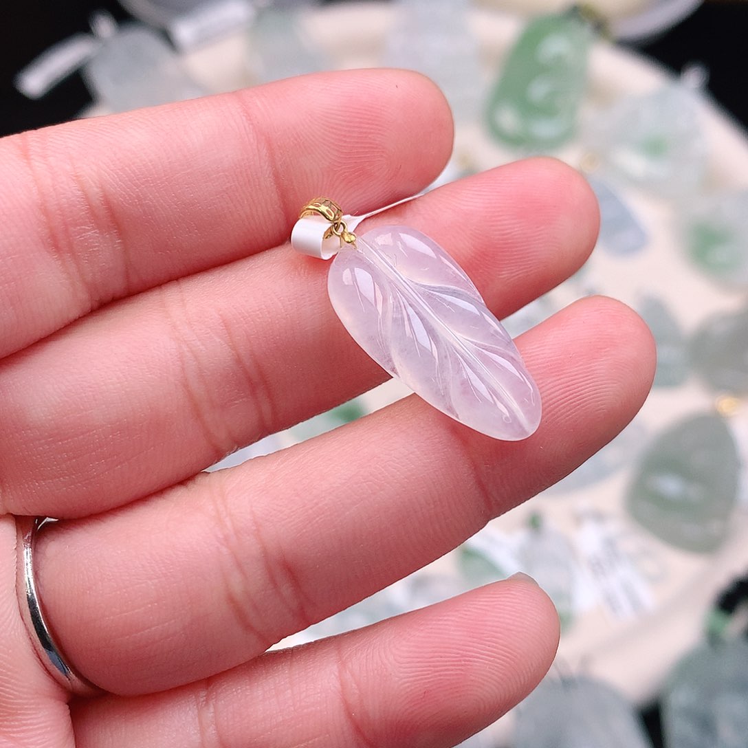 翡翠颈饰18K金镶嵌冰胶叶子