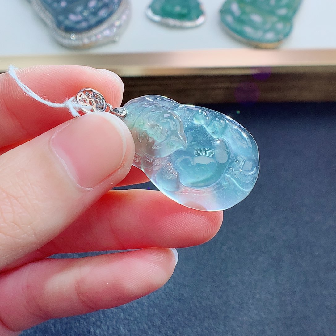 翡翠颈饰未镶嵌翡翠