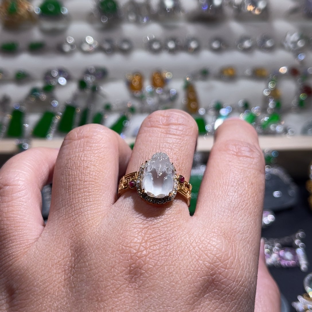 翡翠戒指18K金镶嵌貔貅戒指