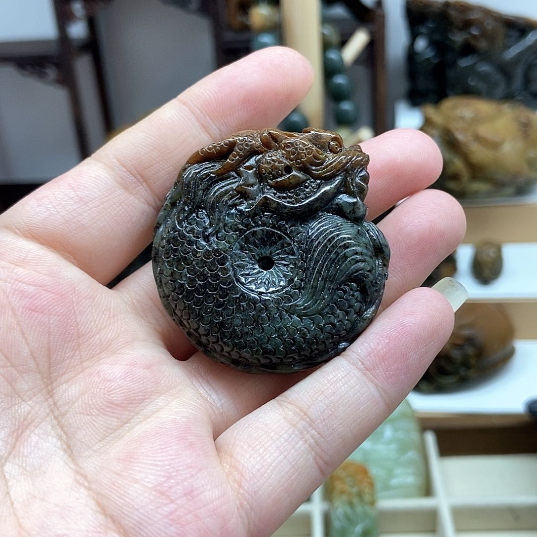 岫岩河磨玉（透闪石质玉）挂件未镶嵌