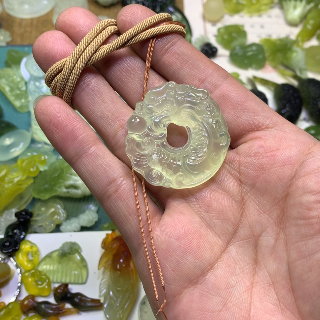 岫玉颈饰未镶嵌漂**主