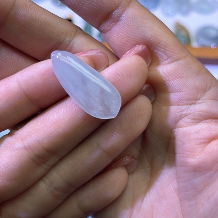 翡翠颈饰未镶嵌天然翡翠福瓜