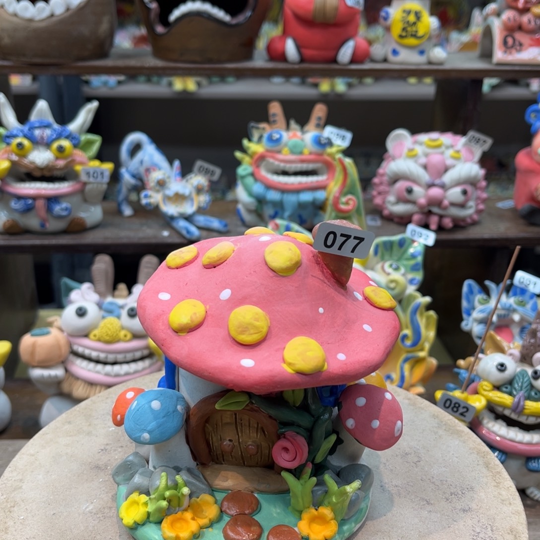 陶瓷纯手工抽象陶瓷摆件077