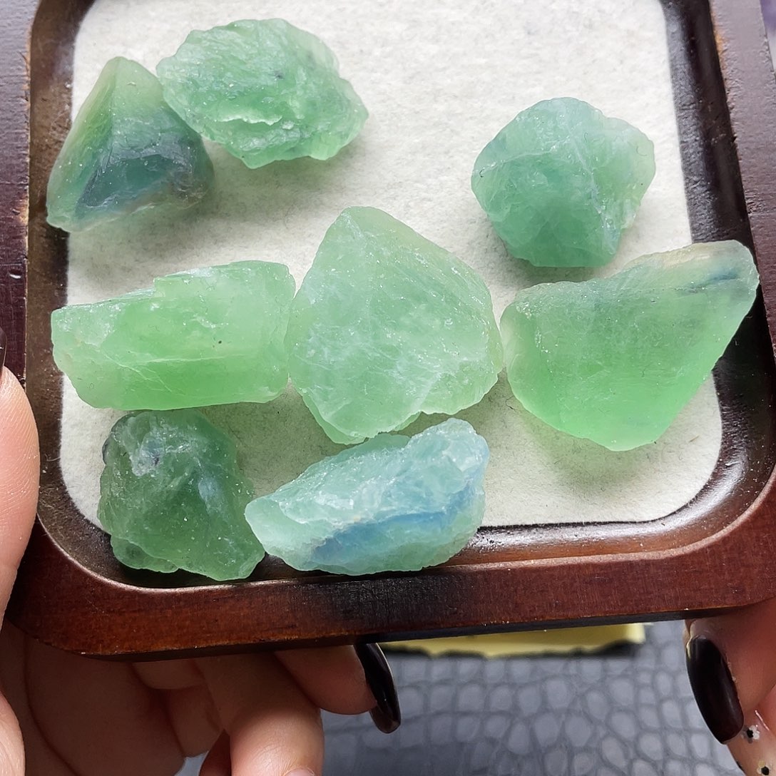 珠宝半成品未镶嵌水晶9莹石原石