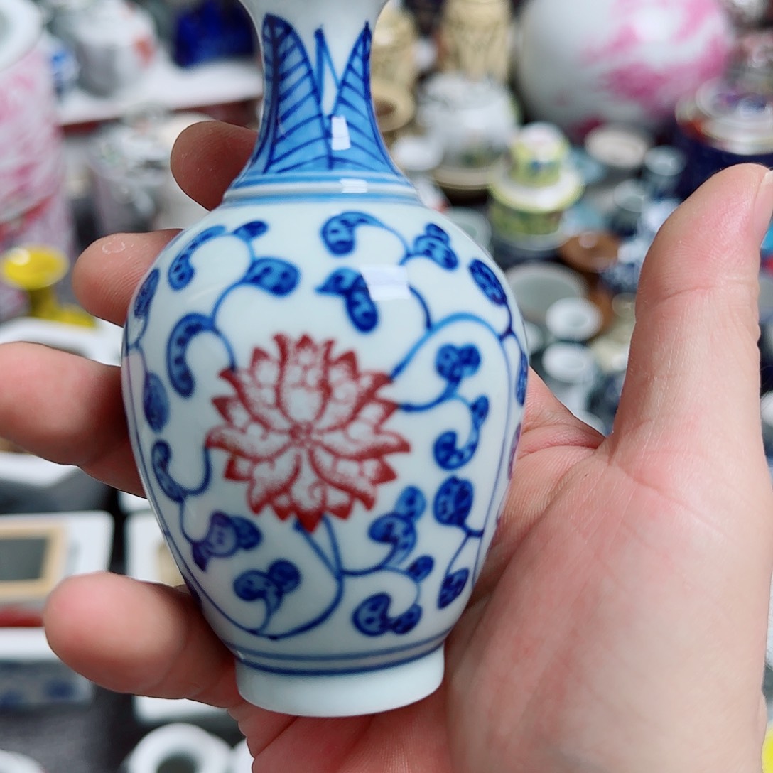 摆件瓷器的工艺技术也是相当高超