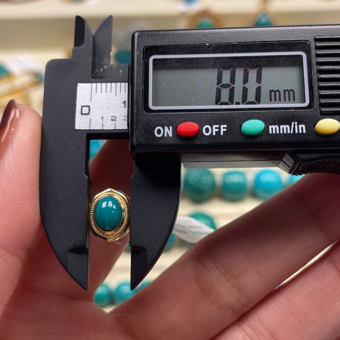 18K金镶嵌绿松石珠宝奇石背云