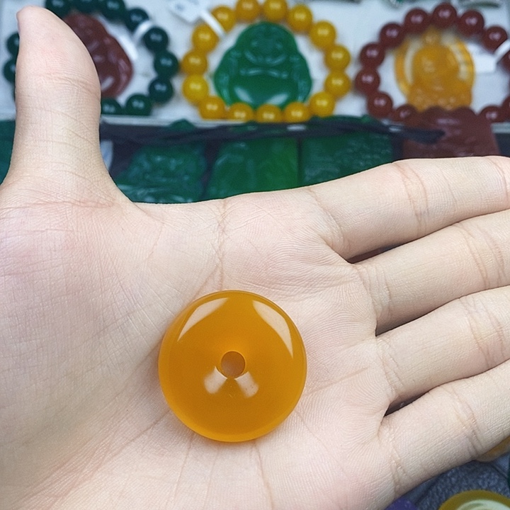 玛瑙/玉髓颈饰未镶嵌王****?