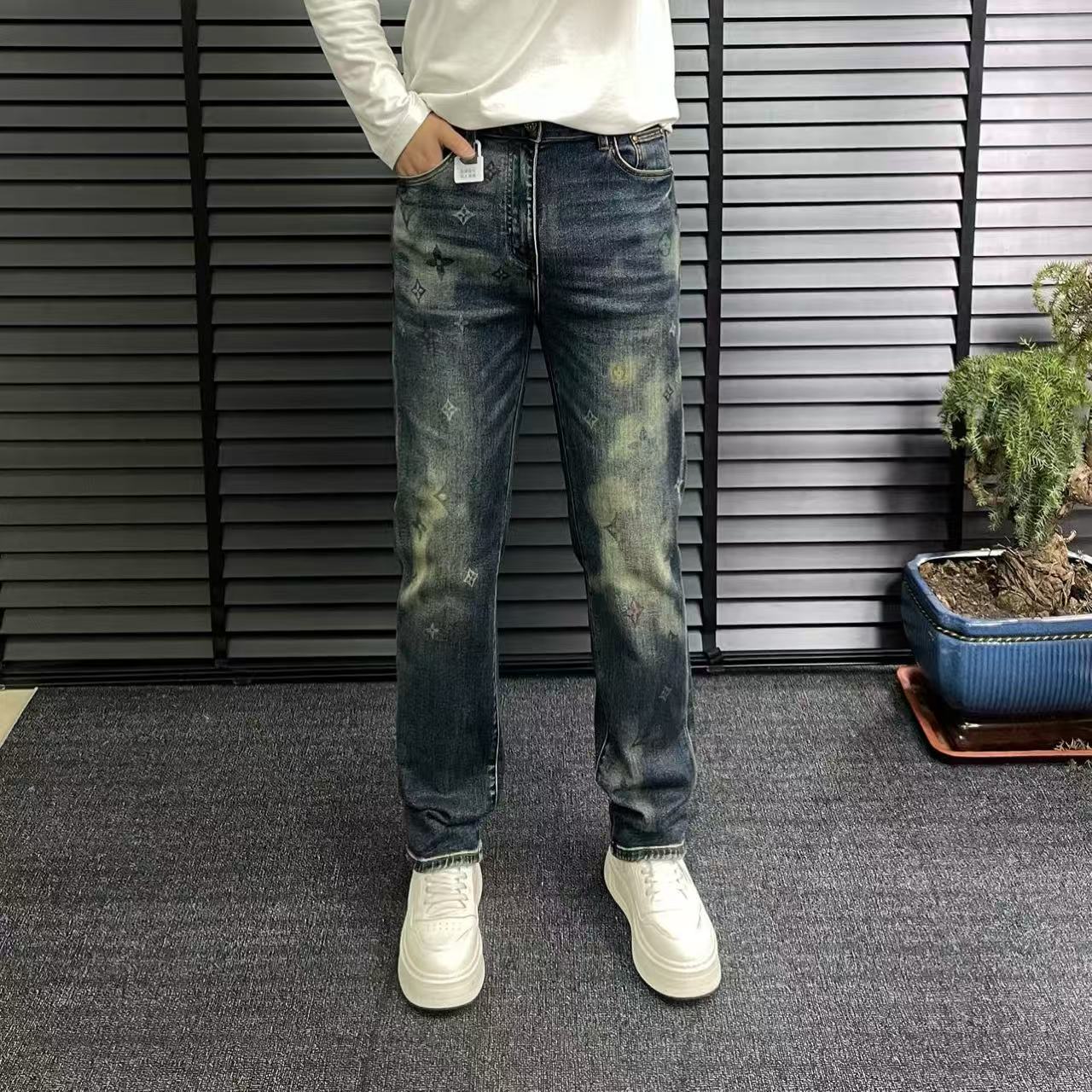 【秋季新品】欧货男士直筒牛仔裤时尚百搭高级水洗蓝色牛仔88217