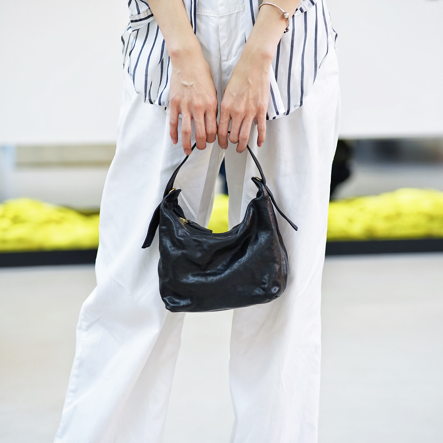 西部印像2025水洗马皮休闲爆款单肩手提斜挎包通勤风便当包50409