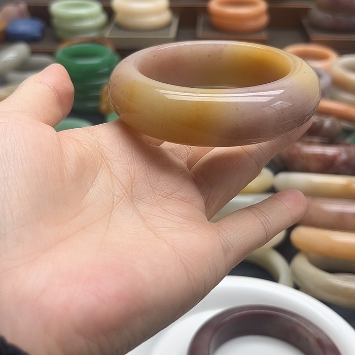 石英质玉未镶嵌手镯