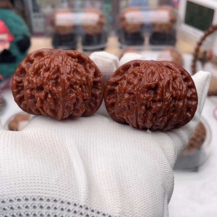 文玩核桃把件48白狮子