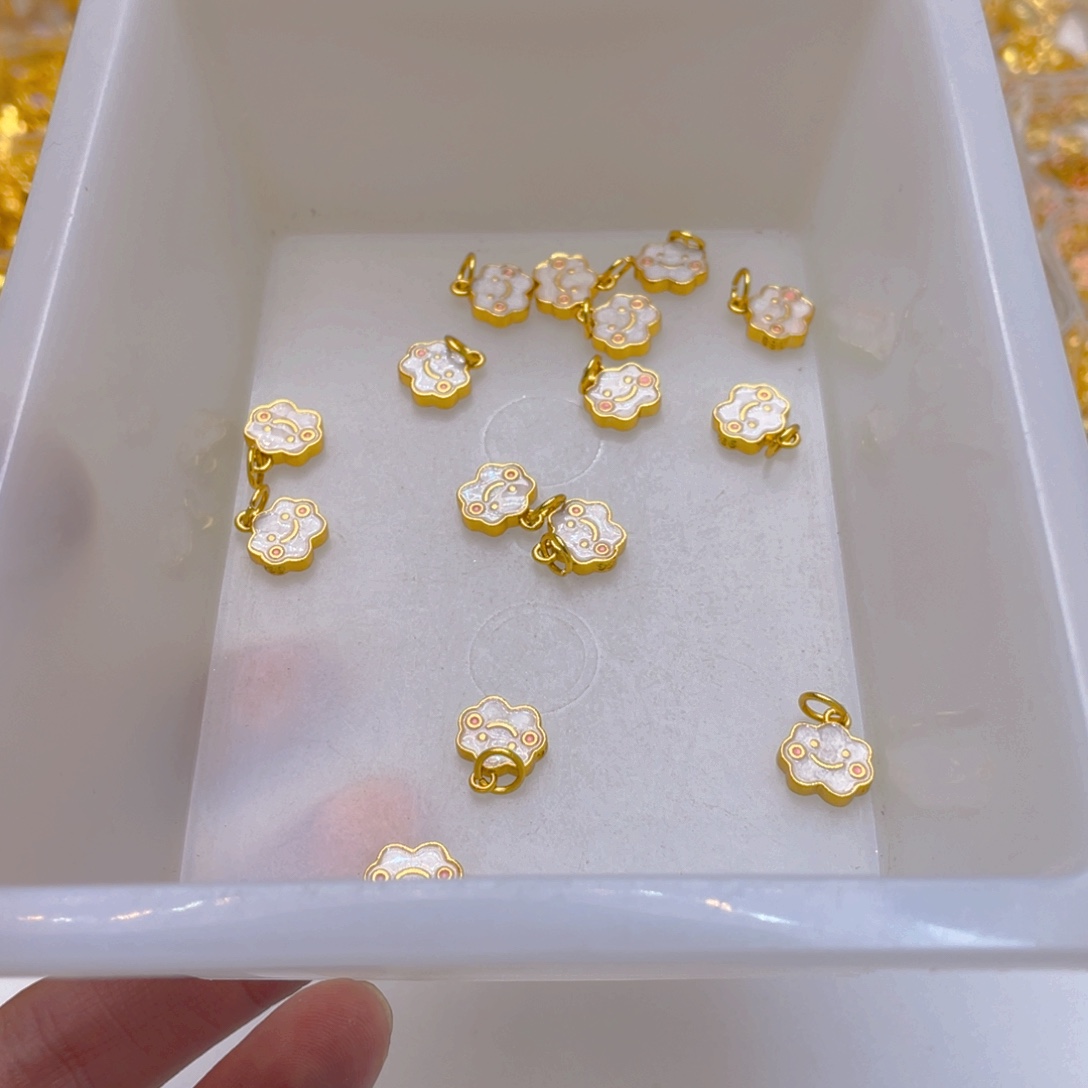 锆石铜合金珐琅彩小云朵1颗