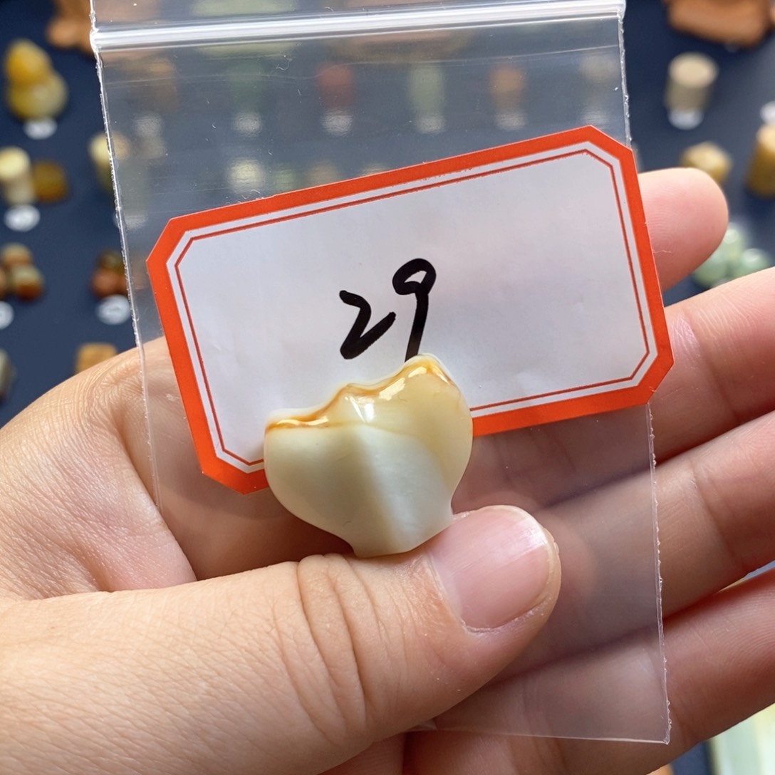 【闪购商品】蛇纹石玉配珠未镶嵌者*黎