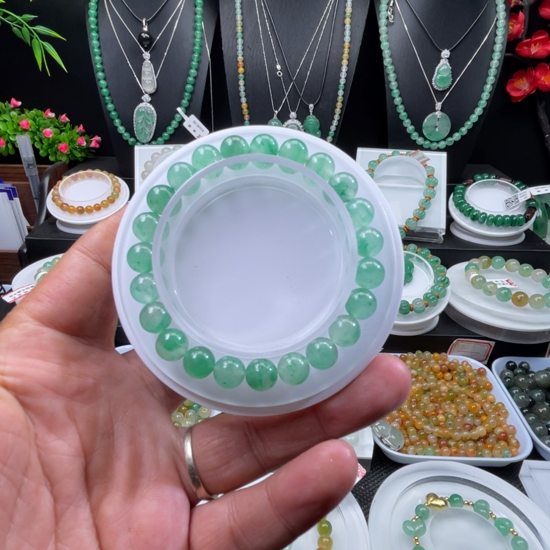 石英质玉（非洲翠）未镶嵌手链