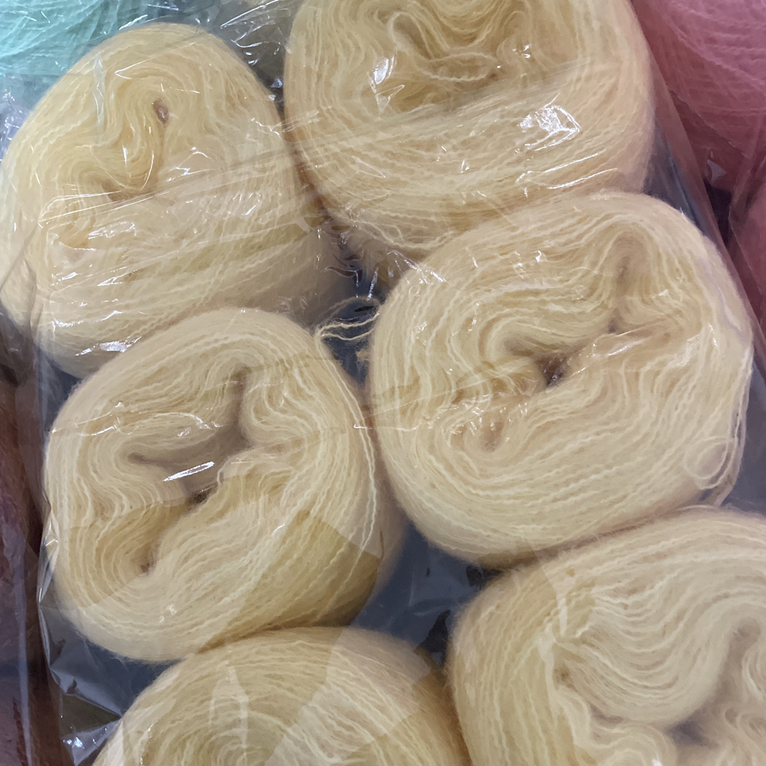 春秋冬宝宝适用柔软亲肤手工编织短绒毛线六团一包