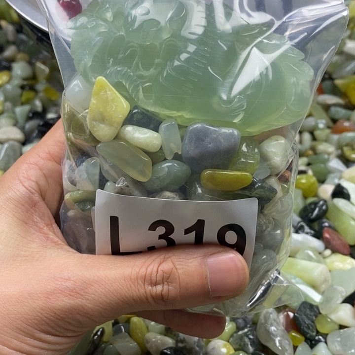 蛇纹石玉鱼缸石未镶嵌