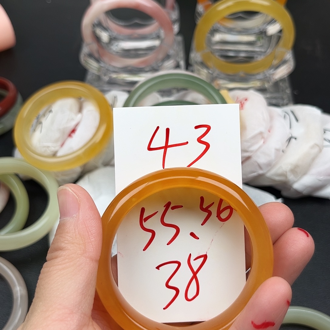 石英质玉未镶嵌手镯43