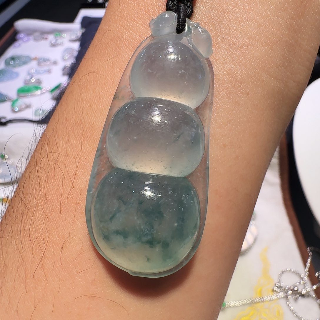 翡翠未镶嵌戒指豆子