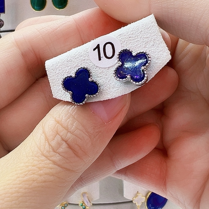 苏纪石（舒俱来）银S925镶嵌耳钉