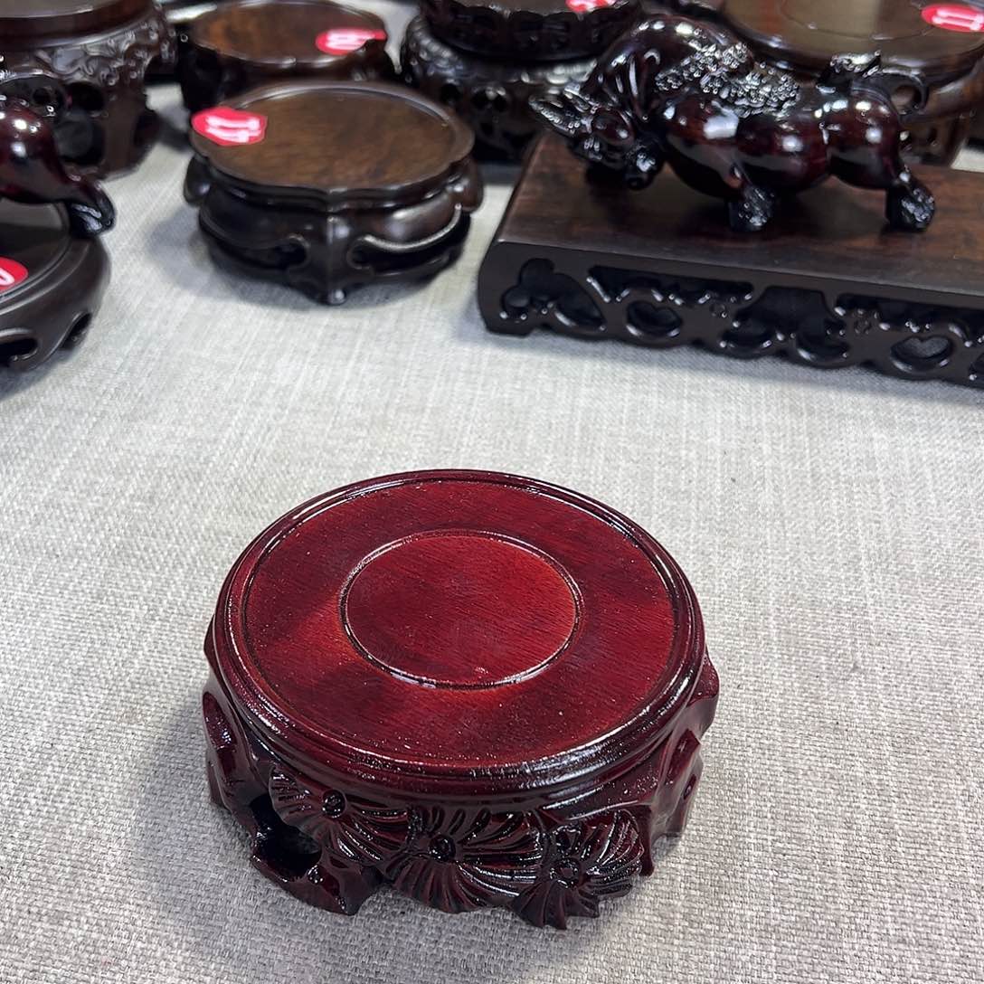 红木底座精雕工艺品
