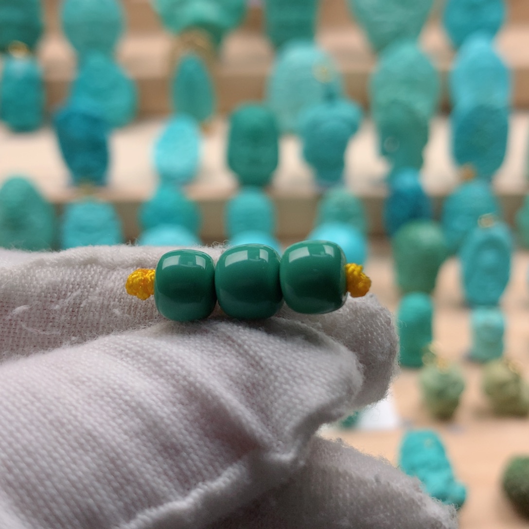 绿松石配饰未镶嵌