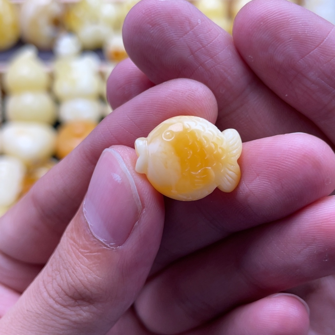 琥珀未镶嵌裸石蜜蜡