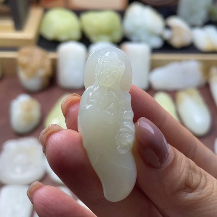 和田玉未镶嵌颈饰