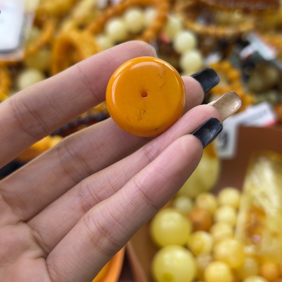 琥珀珠宝奇石未镶嵌