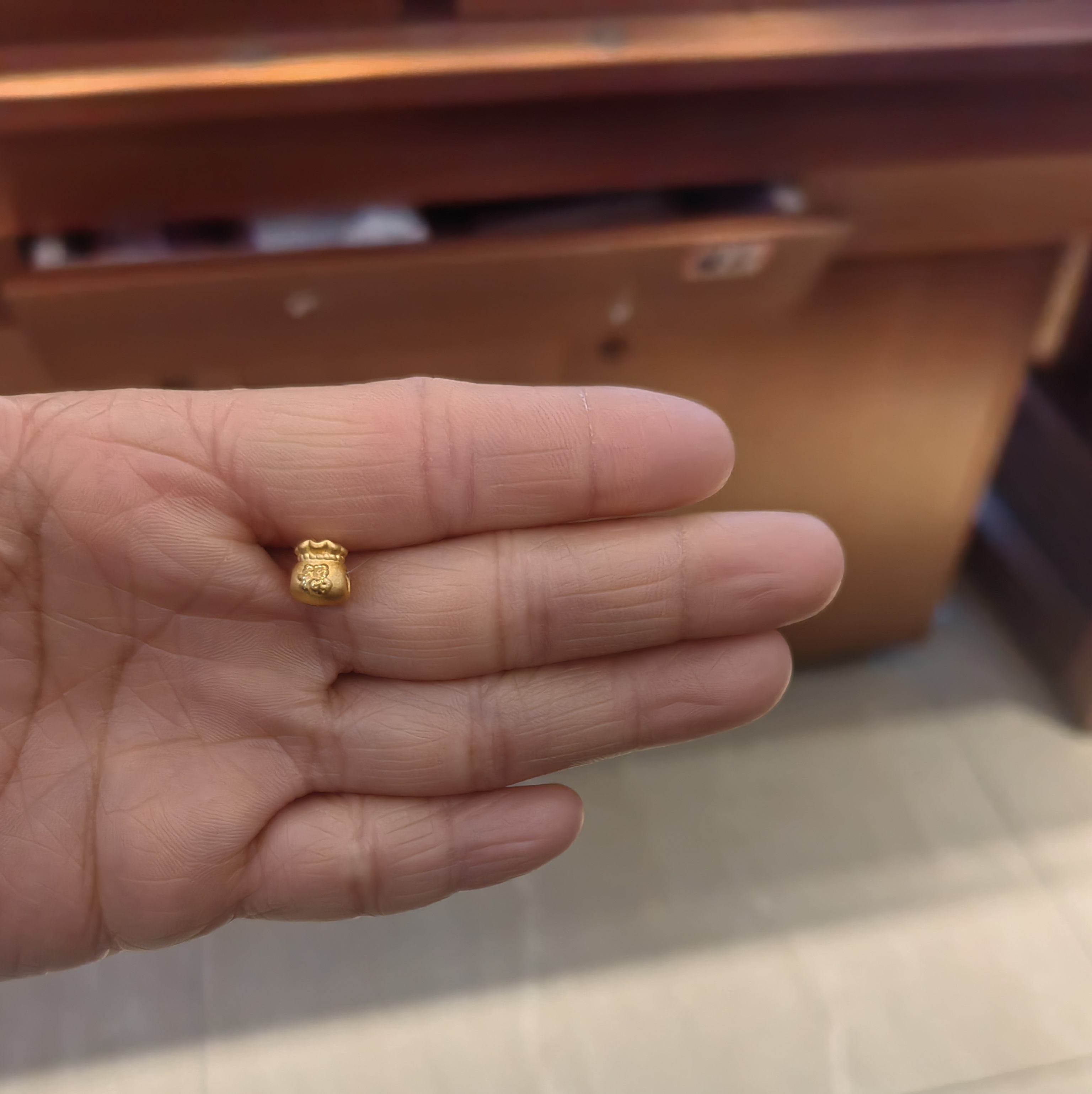 六桂福足金精美时尚吊坠