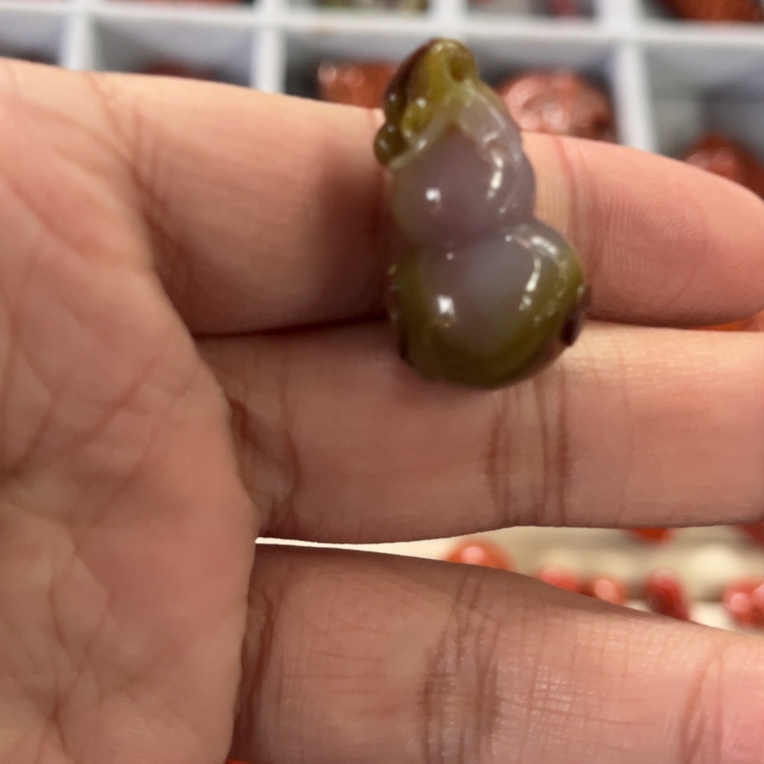 南红玛瑙未镶嵌葫芦