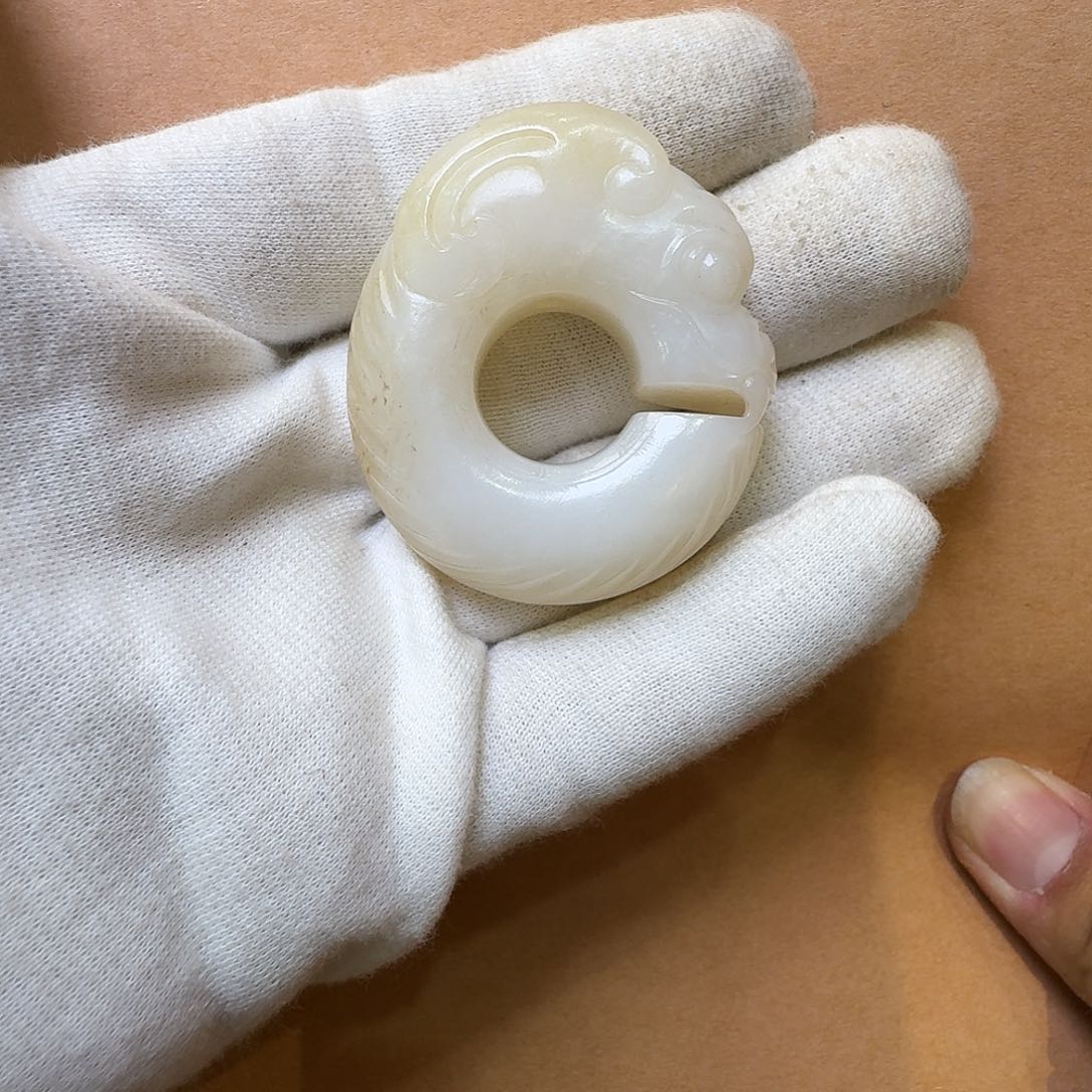 和田玉颈饰未镶嵌赏**茗