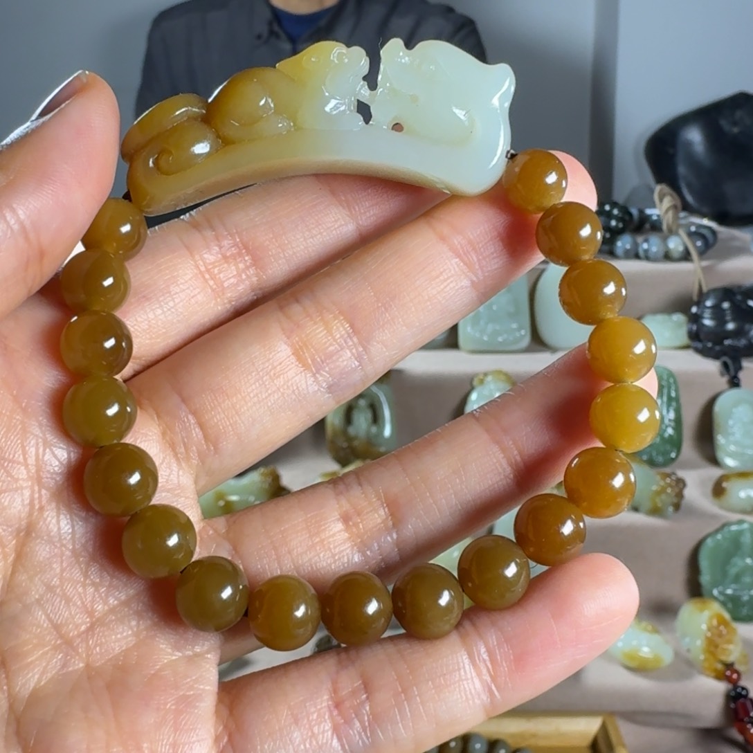 和田玉颈饰未镶嵌