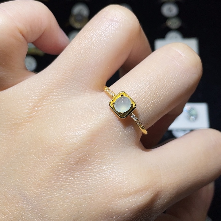 翡翠未镶嵌戒指戒指