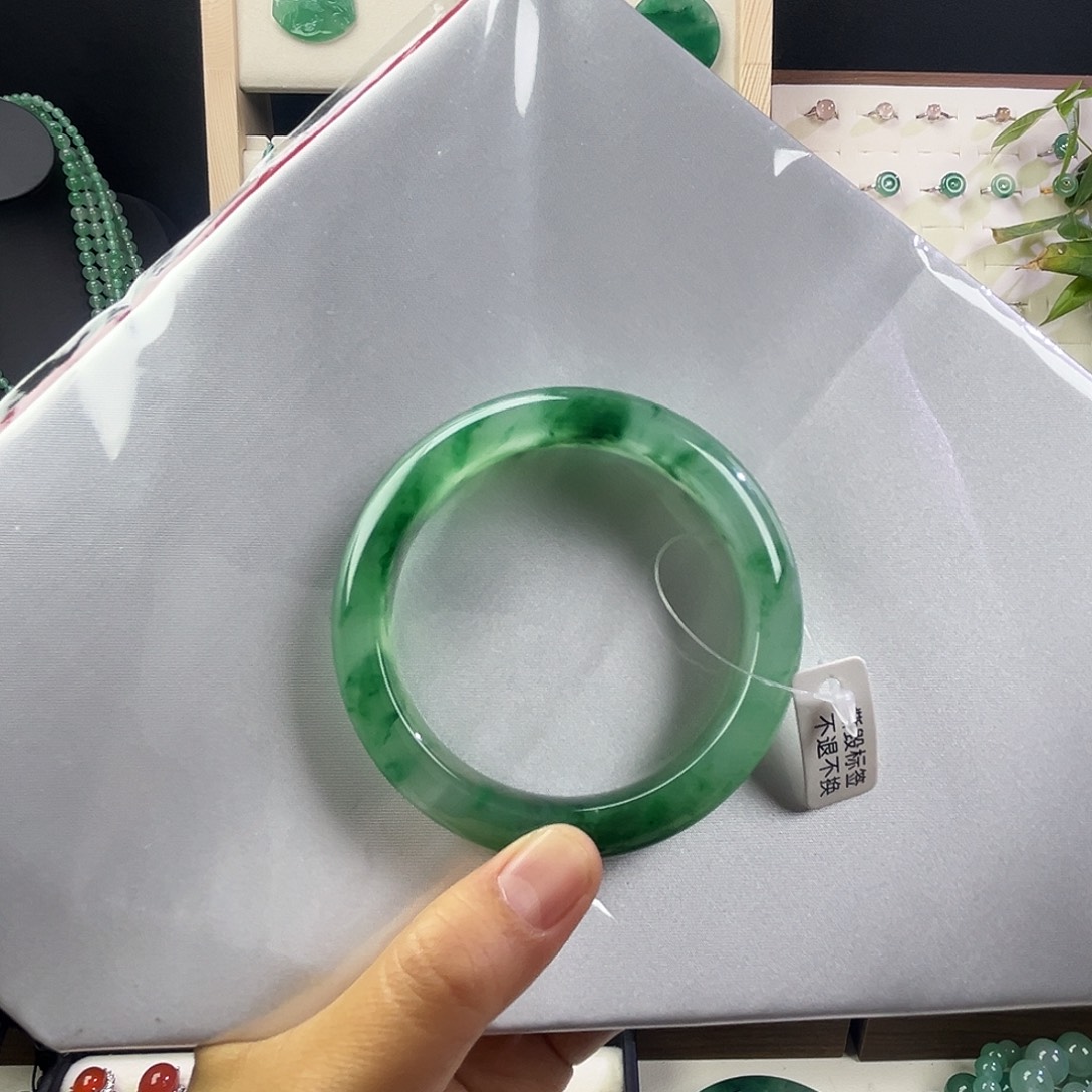 么***啊石英质玉未镶嵌手镯57