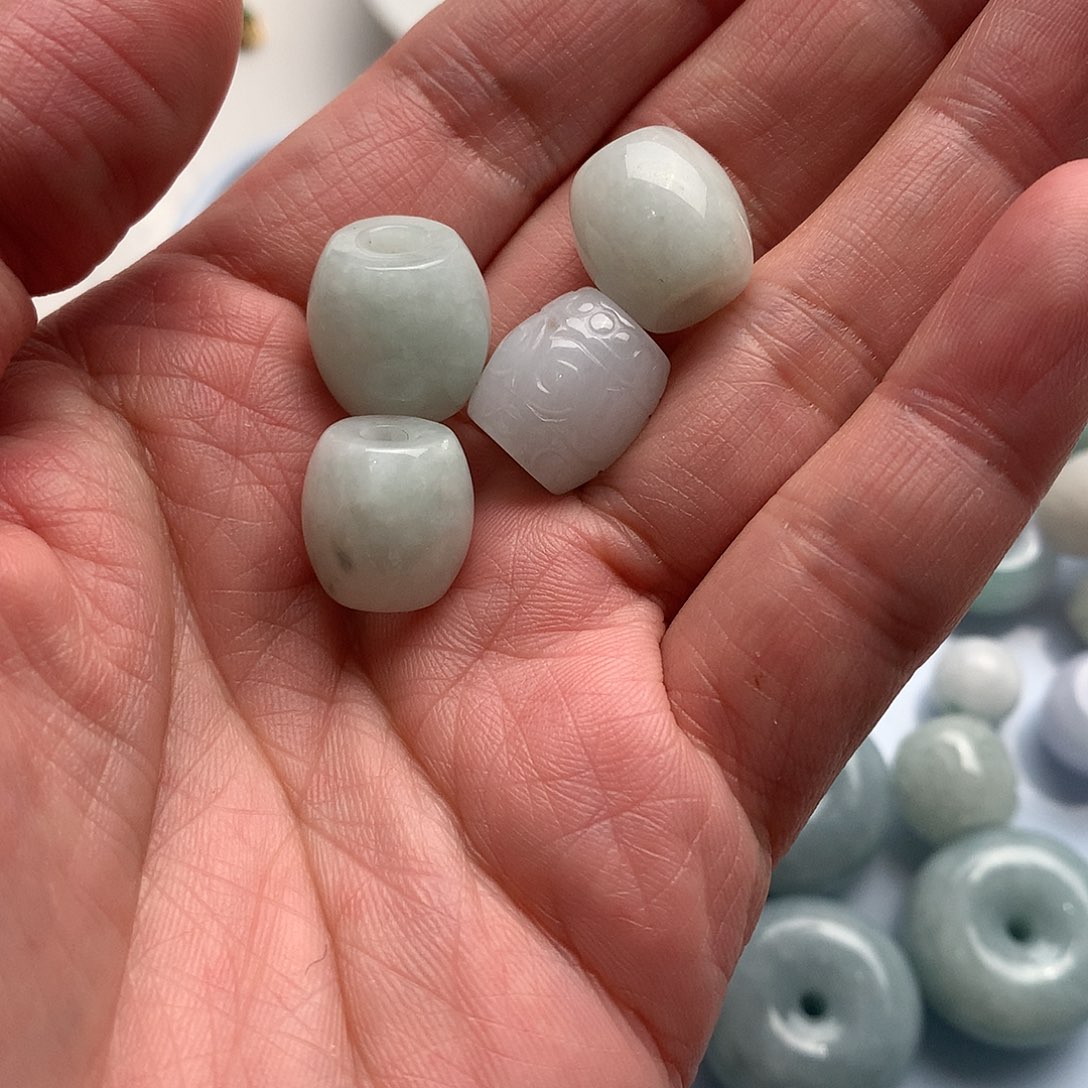 翡翠颈饰未镶嵌精**粮路路通不完美清货