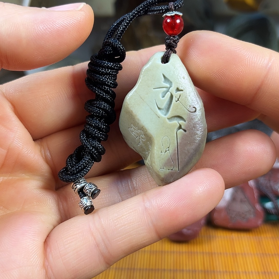 新疆戈壁石原石雕刻