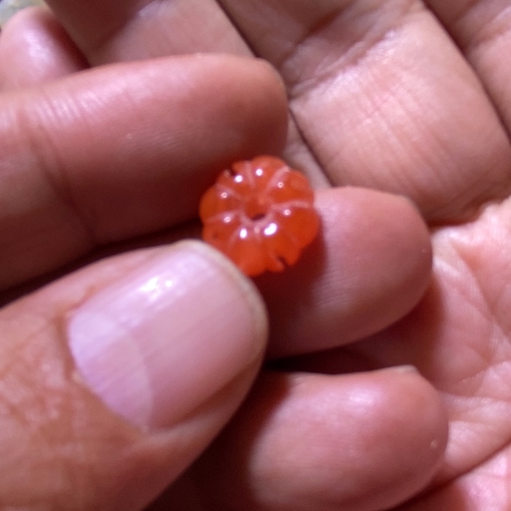 南红玛瑙配饰未镶嵌