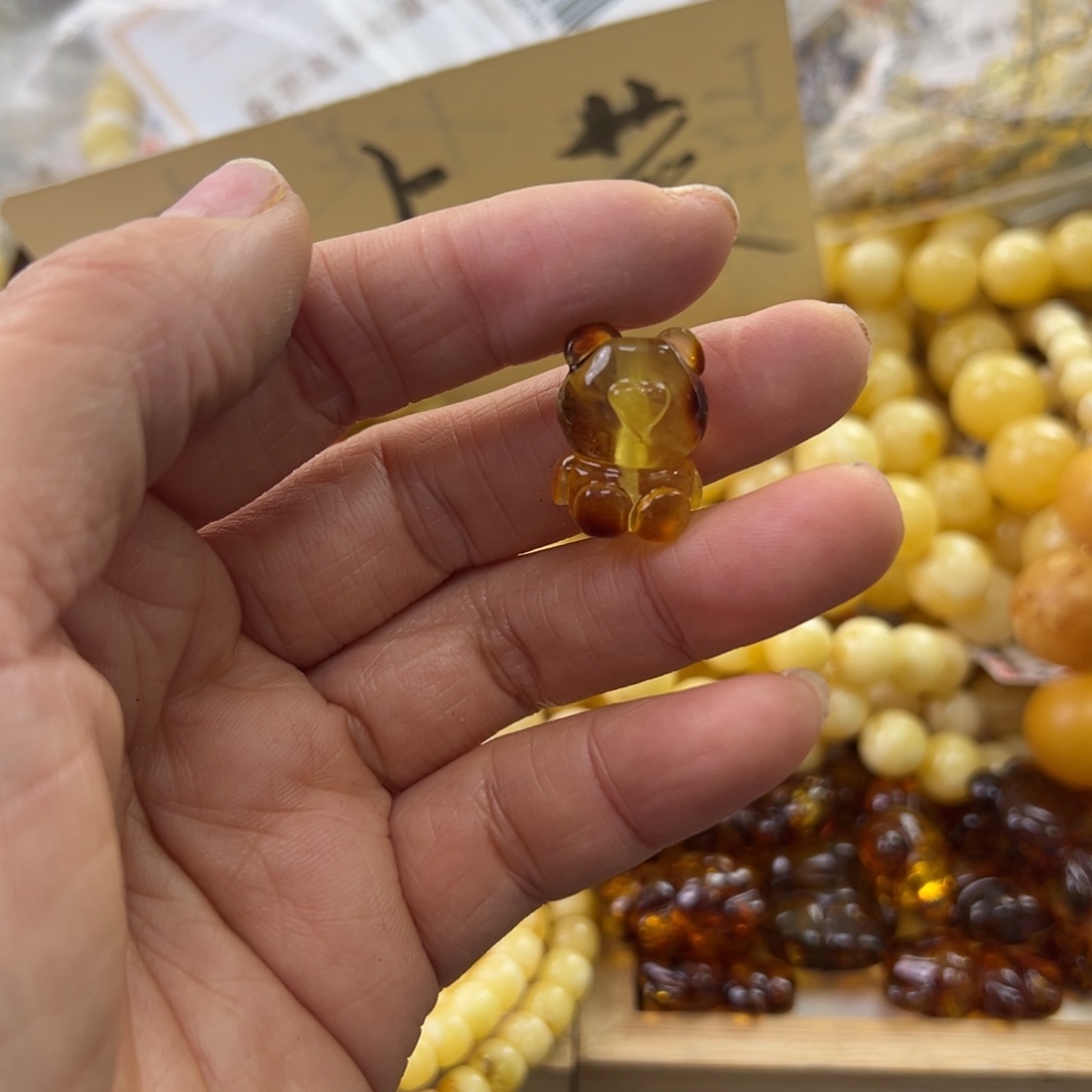 琥珀珠宝奇石未镶嵌