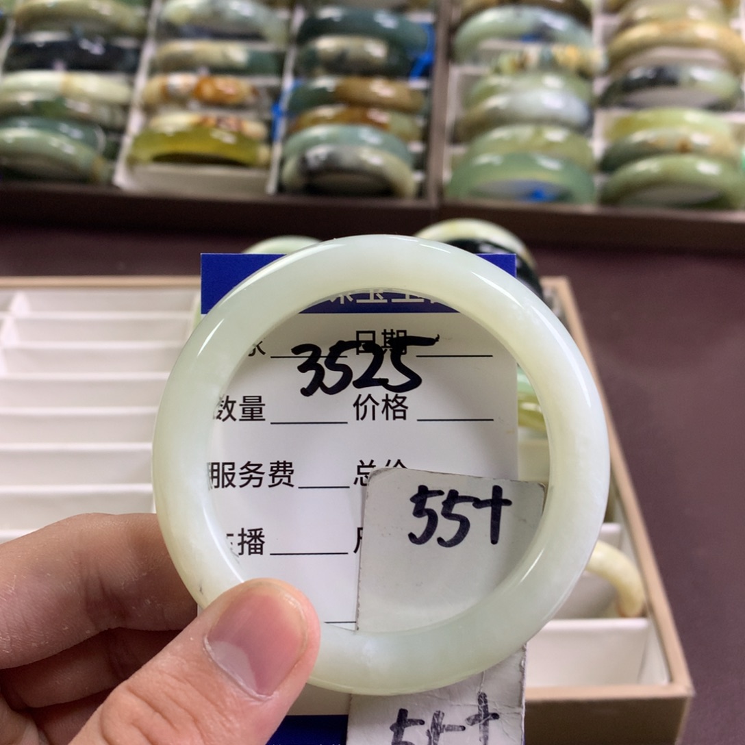 蛇纹石玉未镶嵌手镯3525