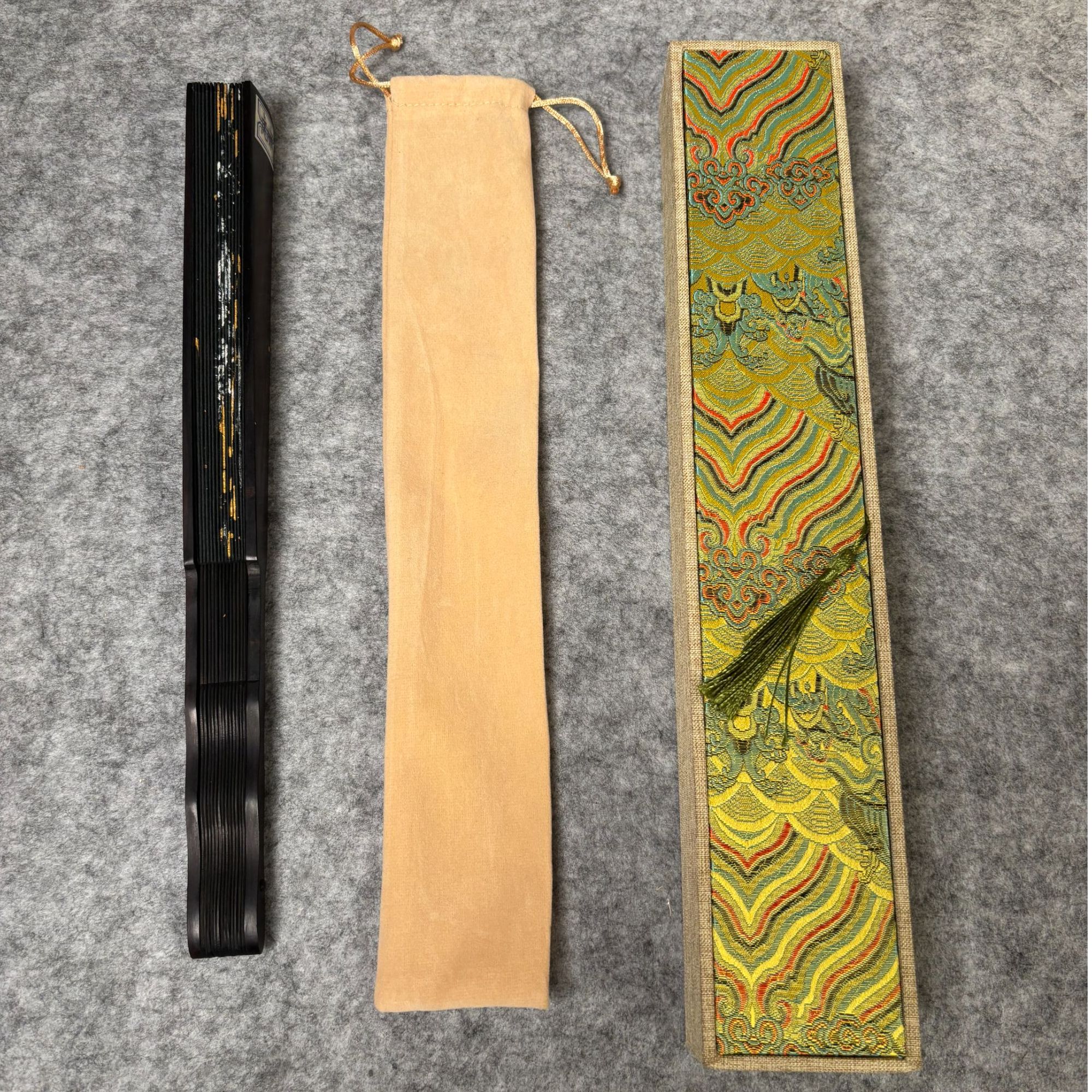 《A-2文玩扇》 10寸乌木+拉绳绿锦盒   手写手绘