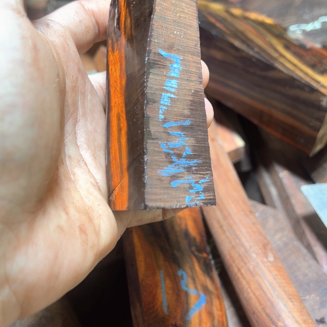 豆***子交趾黄檀（大红酸枝）