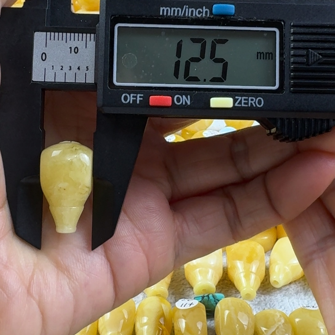 蜜蜡未镶嵌裸石31杂