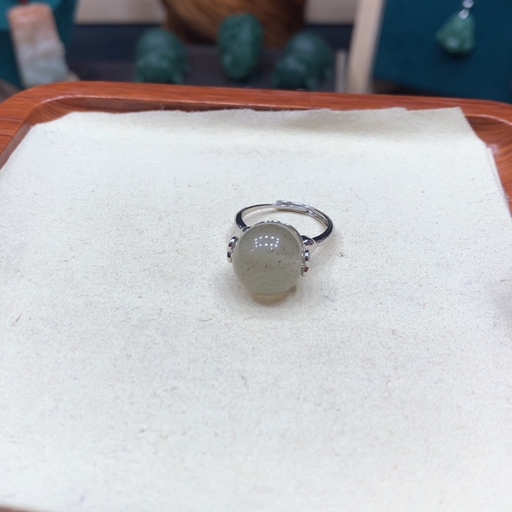 石英质玉颈饰未镶嵌