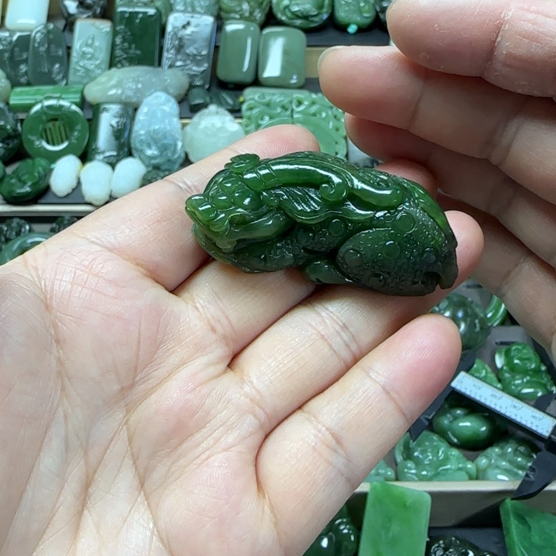 和田玉未镶嵌珠宝奇石