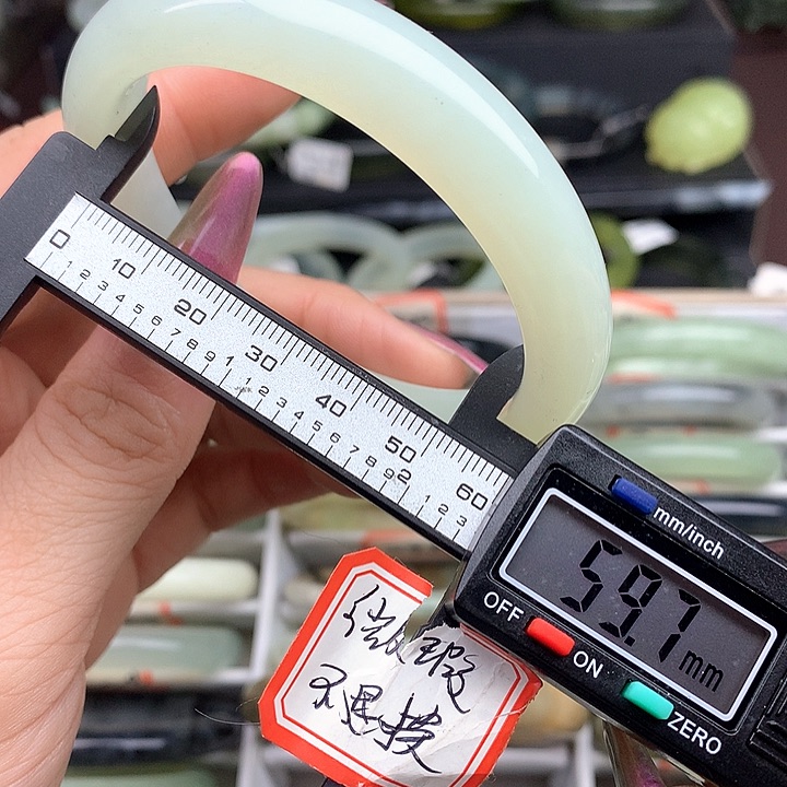 蛇纹石玉手镯未镶嵌893