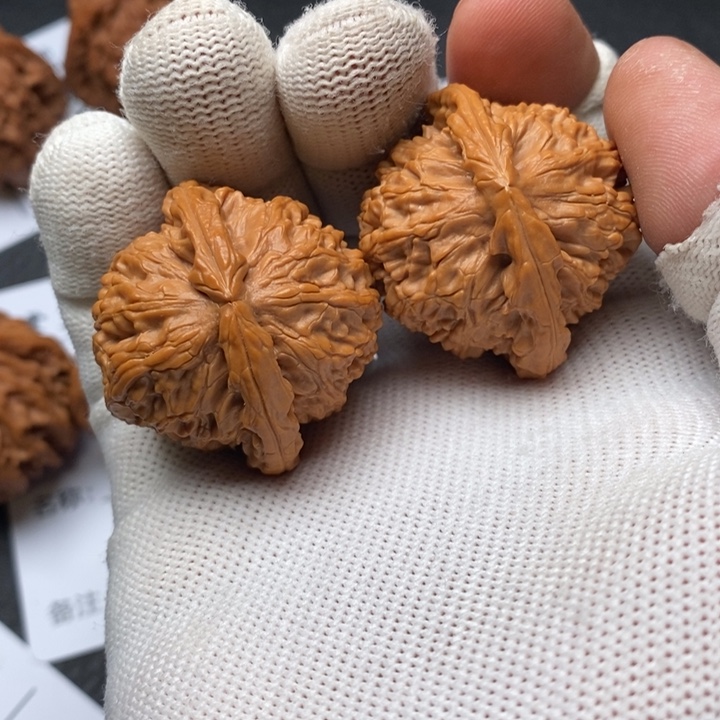 豌***豆文玩核桃把件白狮子