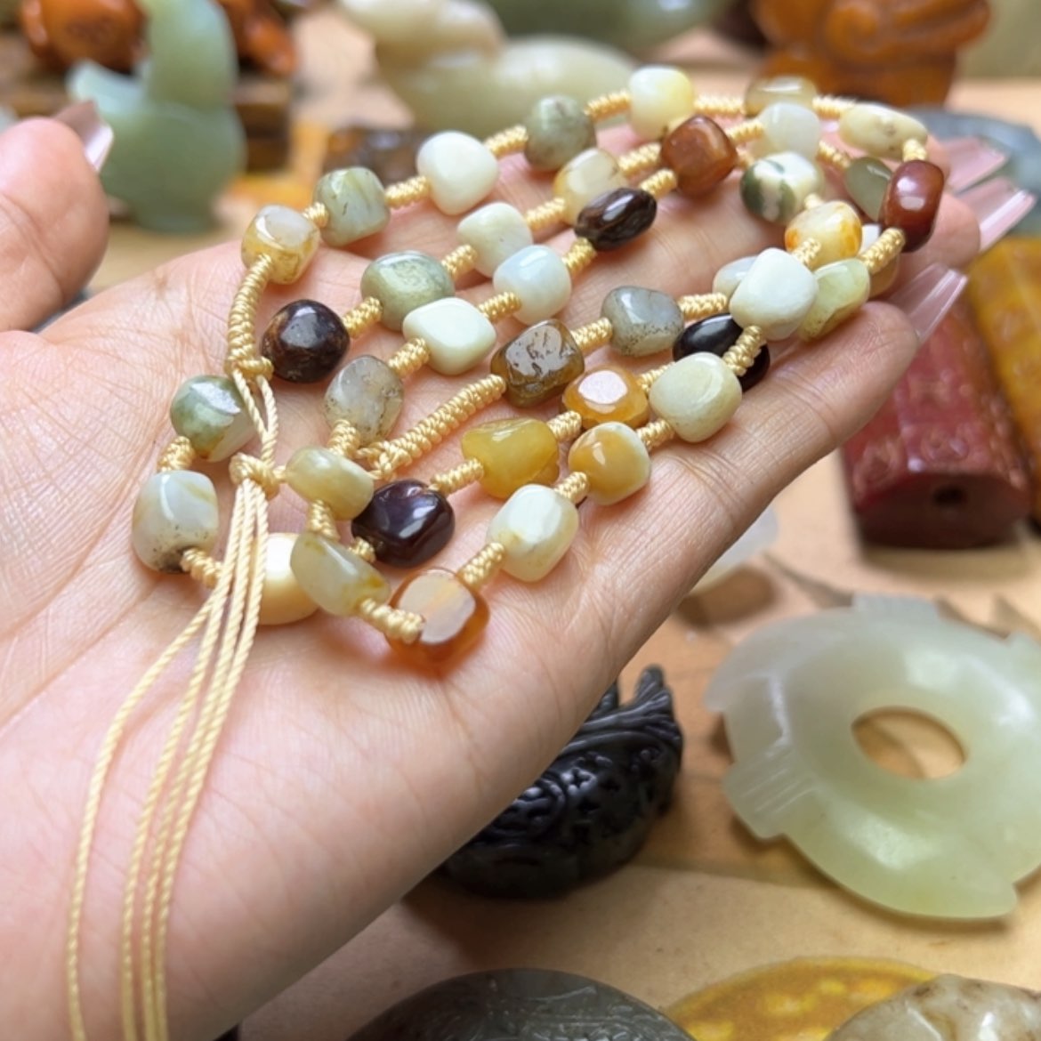 【闪购商品】蛇纹石玉颈饰未镶嵌