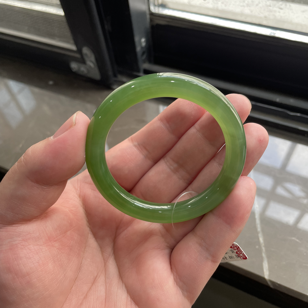和田玉俄碧冰底阳绿圆条手镯5253