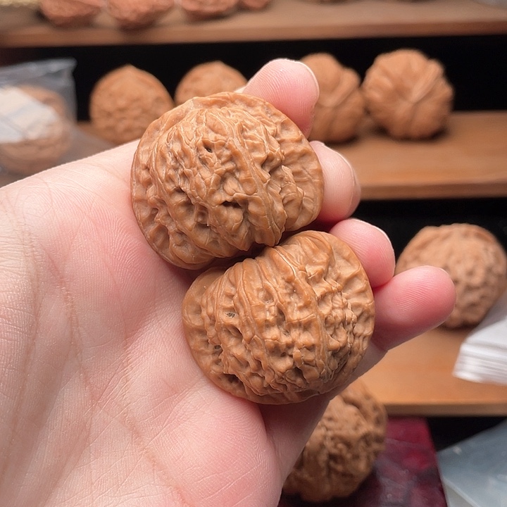 吊坠文玩核桃38.8毕业全品红皮球白